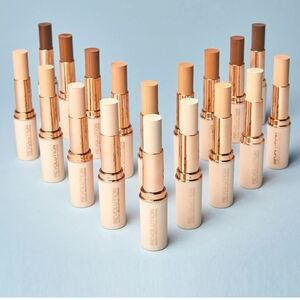 REVOLUTION FAST BASE STICK FOUNDATION